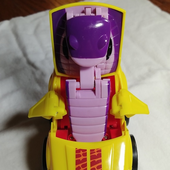 Car that transforms to a Cobra - Picture 9 of 9